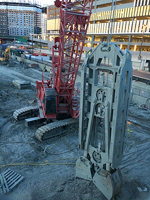 Hub Foundations Excavating Crawler Crane