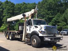 2012 National 8100D - 23 Ton Hydraulic Crane
